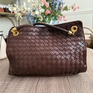 Vintage Bottega Veneta Medium Intrecciato Shoulder Bag